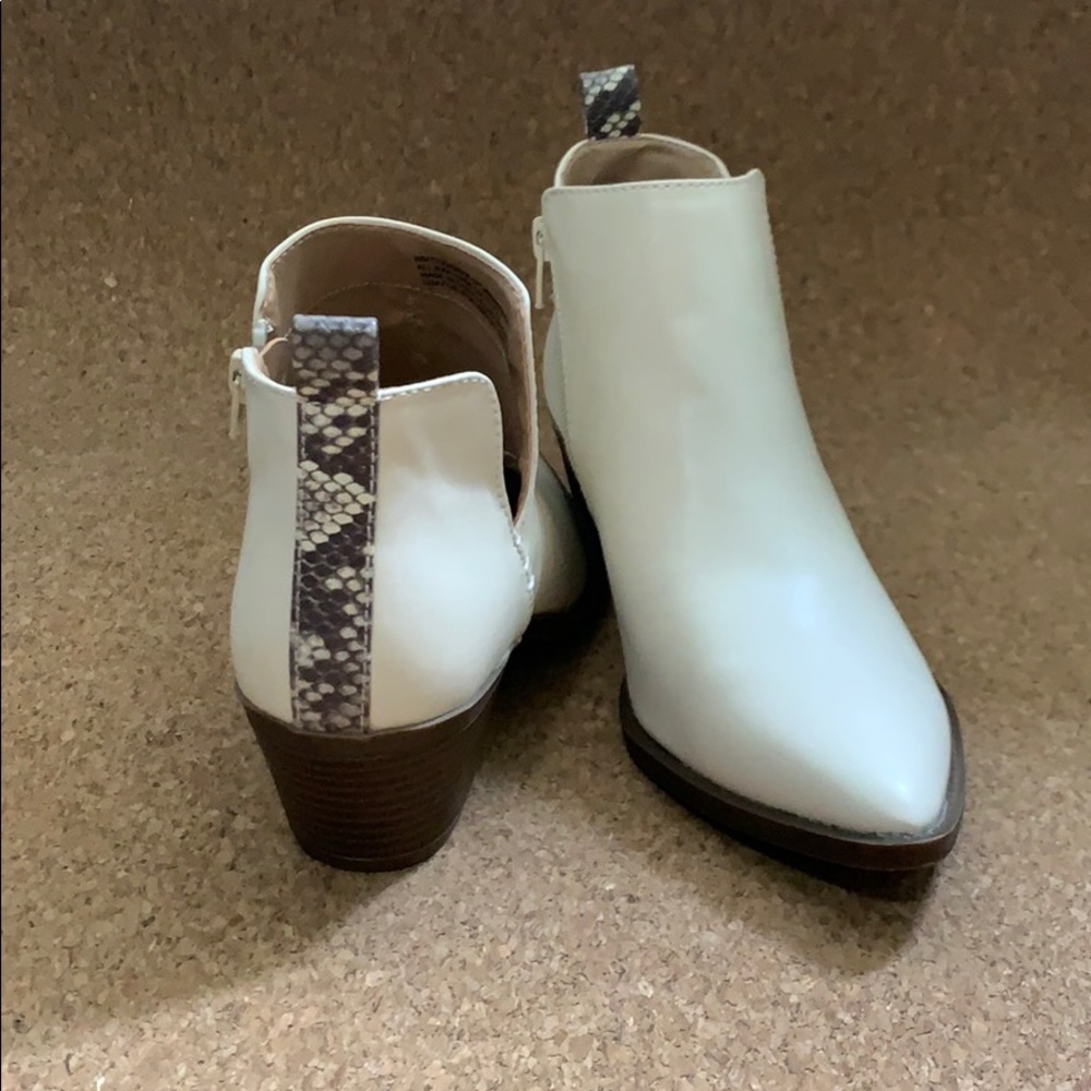 SOLD Cute Ankle Boots